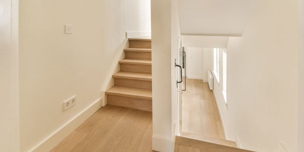 Rehabilitación / Reformas de Casas El Guijo · Reformas de Escaleras y Pasillos